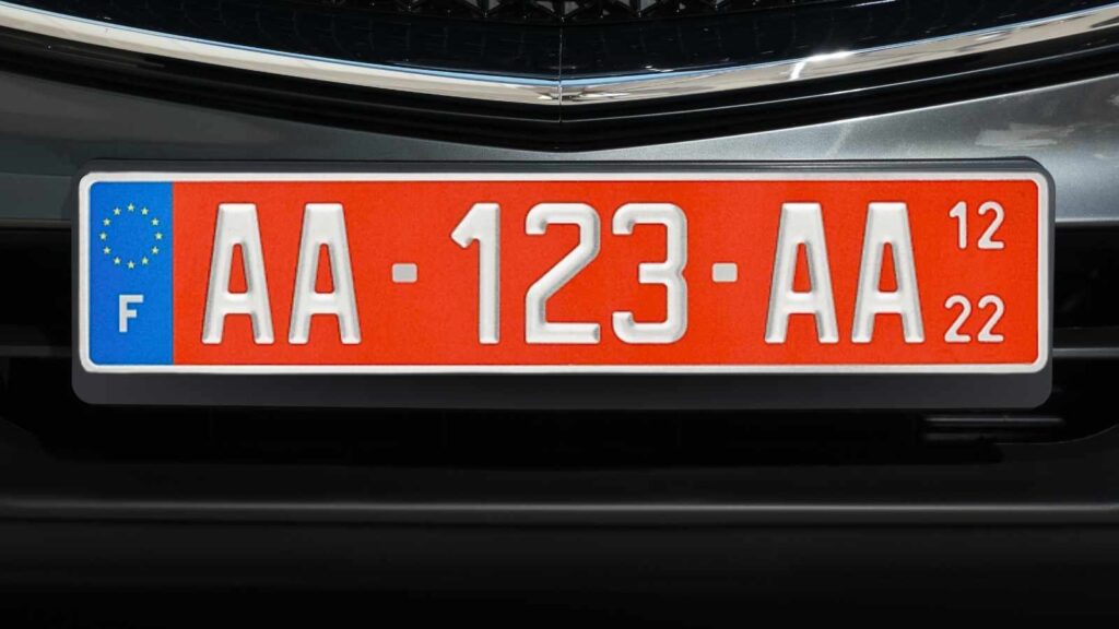 Guide complet sur la plaque immatriculation rouge 