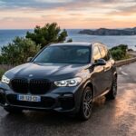 BMW X5 équipée d'une plaque d'immatriculation homologuée