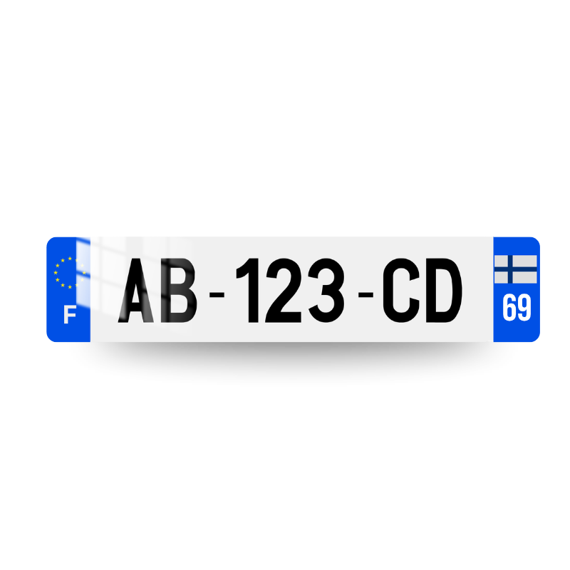 Plaque immatriculation française avec drapeau de la finlande et code postal sur deux chiffres sur l'eurobande droite et logo UE et lettrage F sur l'eurobande gauche.